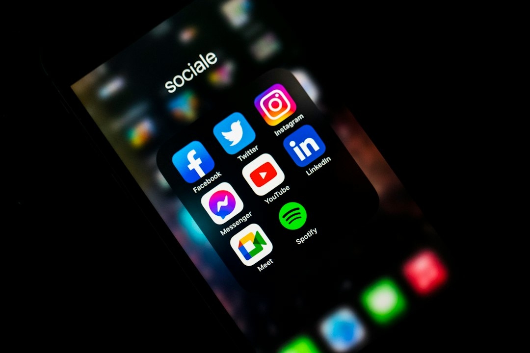 How to Start a Social Media Marketing Business